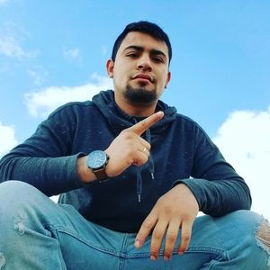 Meet your Posher, Cesar